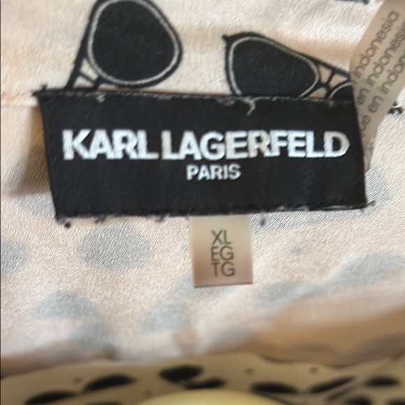 Print Button-Up Blouse - Picture 6 of 6